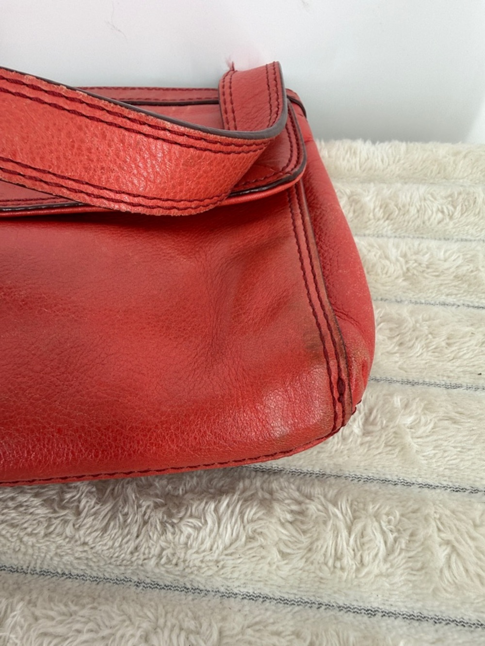 Fossil “Marlow” in Red Leather Crossbody Bag - Picture 7 of 13